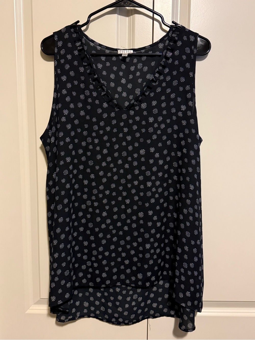Spense Black Sleeveless V-Neck Floral Tank